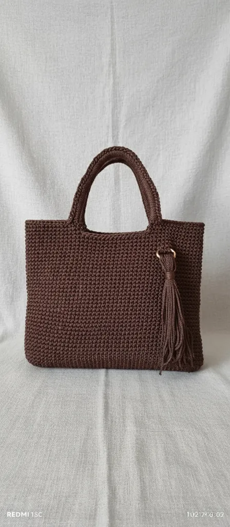 Kahverengi Örgü Omuz Çantası - 24x20 cm Boyutlarında El Emeği