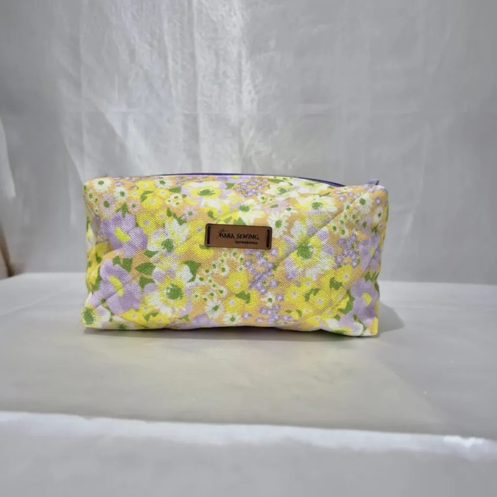 Çiçek Desenli Kapitone Makyaj Çantası - Sarı ve Lila Tonlarında