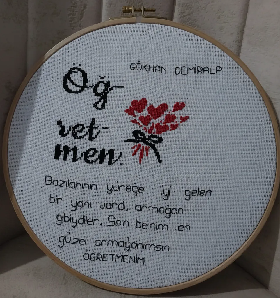 Öğretmenler Gününe Özel Nakışlı Kasnak Pano - El Emeği Hediye