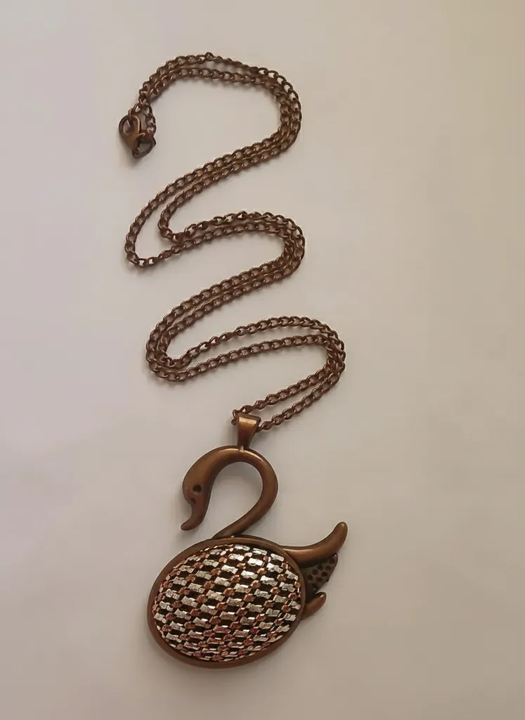 Bronz Tonlarında Kuğu Figürlü Telkari İşlemeli Kolye