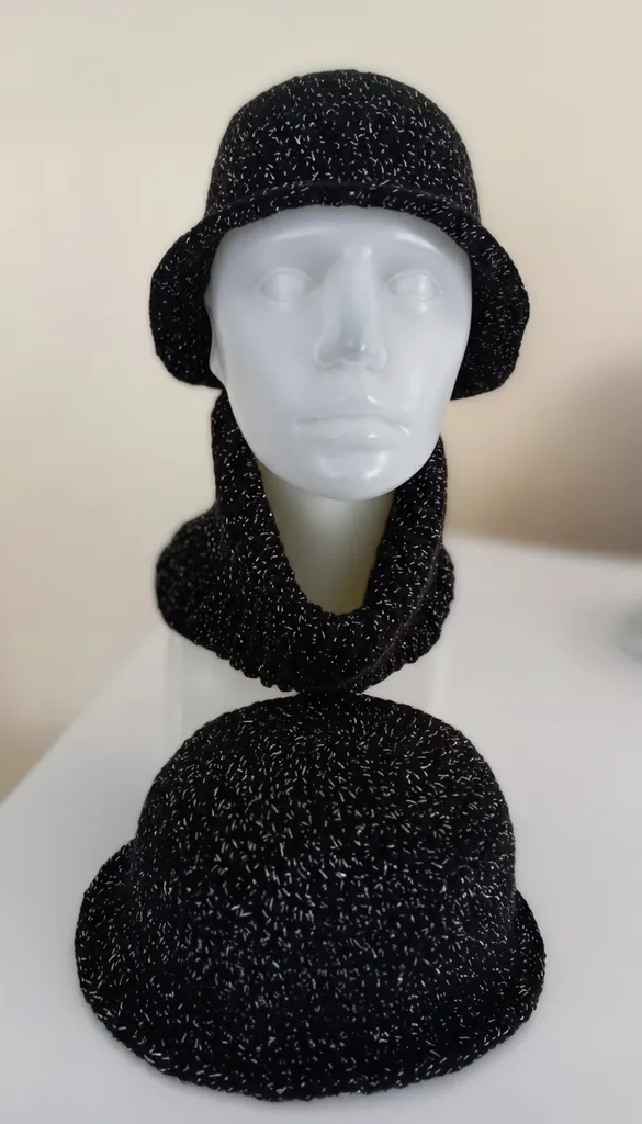 Siyah Simli Örgü Bere ve Boyunluk Takımı - El Emeği