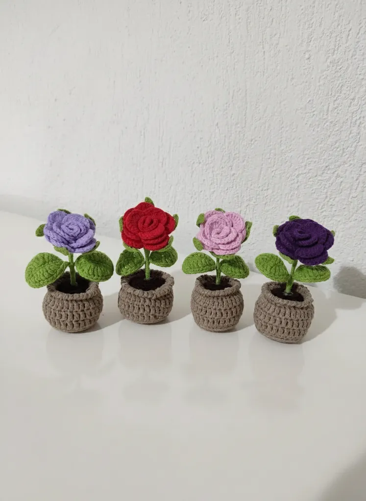 Örgü Saksıda Gül Seti - El Yapımı Dekoratif Çiçek (10 cm)