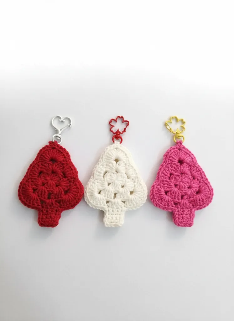 Örgü Çam Ağacı Anahtarlık Seti - Renkli El Emeği Üçlü Set