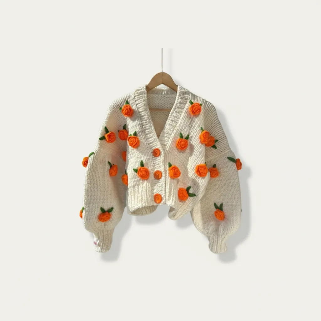 Krem Renkli Turuncu Çiçek Motifli Örgü Hırka - El Emeği