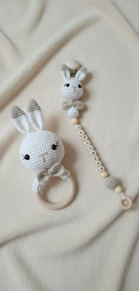 Örme Tavşan Çıngırak ve İsimli Emzik Zinciri Seti - El Emeği