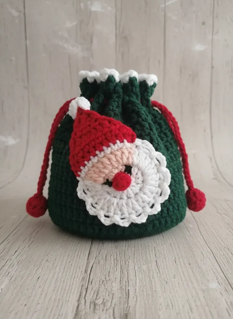 Yeşil Noel Baba Desenli Örgü Kese - Yılbaşı Temalı Hediyelik