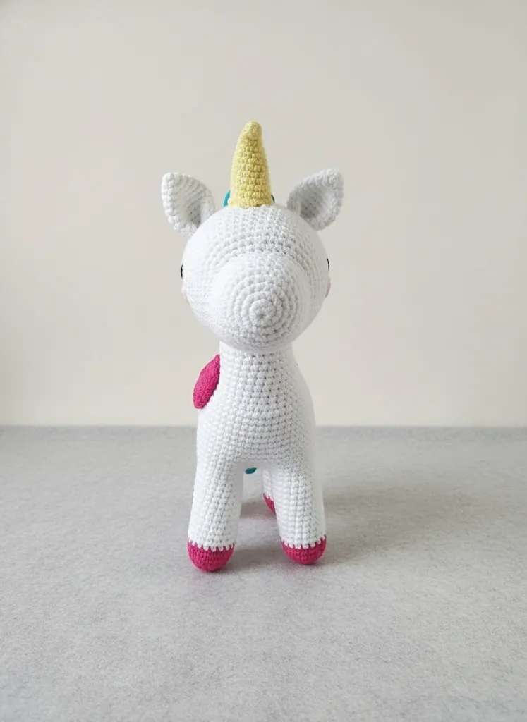 Beyaz Amigurumi Unicorn Oyuncak Bebek - El Emeği Örgü