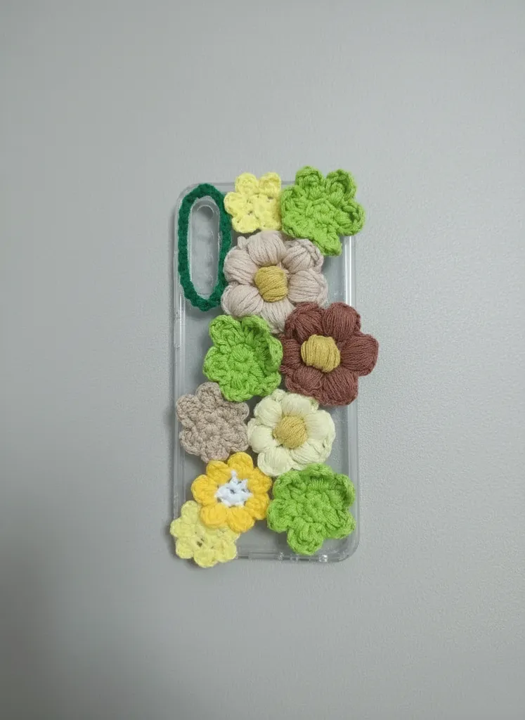 Örgü Çiçekli Telefon Kılıfı - Özel Tasarım ve El Emeği