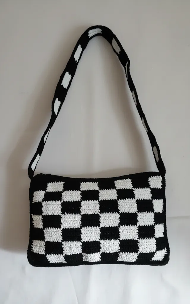 Siyah Beyaz Dama Desenli Omuz Çantası - El Örgüsü Çanta