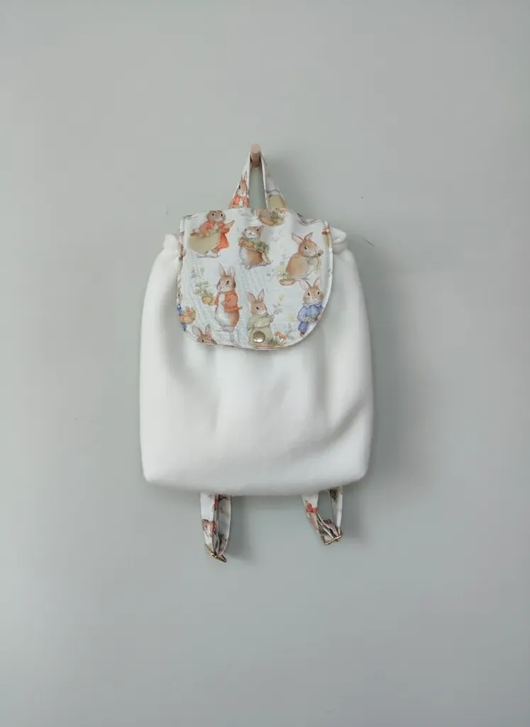 Krem Kaşe Tavşan Ailesi Desenli Çocuk Kreş Sırt Çantası