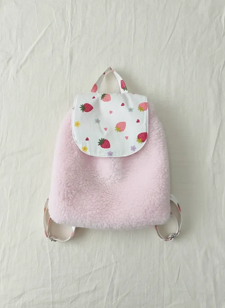 Pembe Peluş Çilek Desenli Çocuk Sırt Çantası Kreş ve Okul İçin
