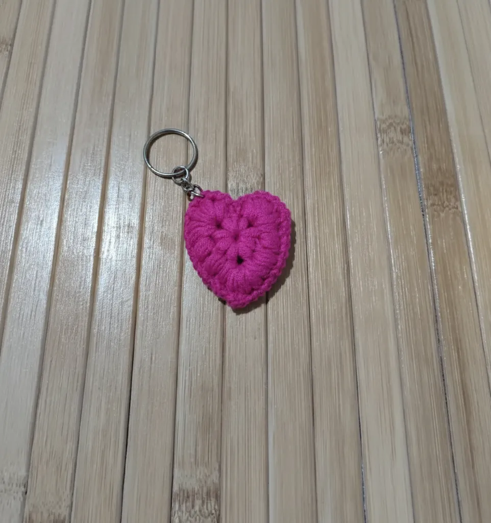 Koyu Pembe Örgü Kalp Anahtarlık - El Yapımı Hediye Seçeneği