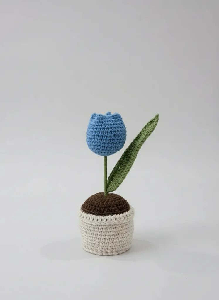 Mavi Renk Örgü Lale Saksıda Dekoratif Çiçek - El Yapımı