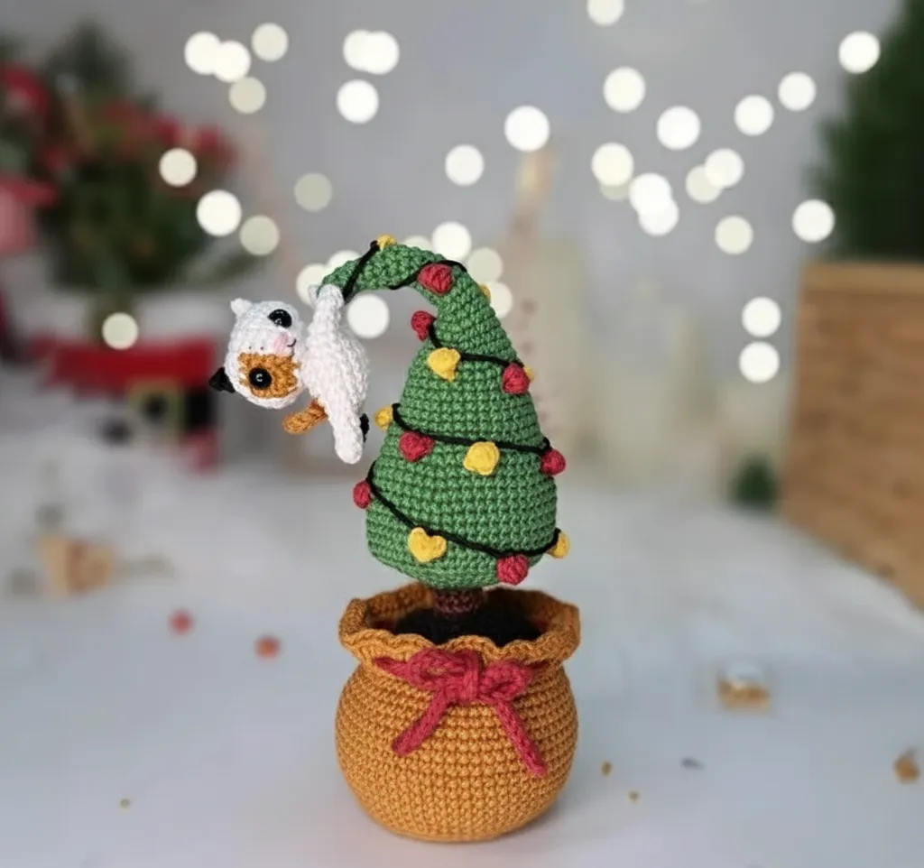 Amigurumi Saksıda Yılbaşı Ağacı ve Sincap Figürü - El Emeği