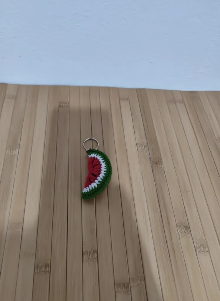 Örgü Karpuz Dilimi Anahtarlık - Kırmızı, Beyaz ve Yeşil Renkli