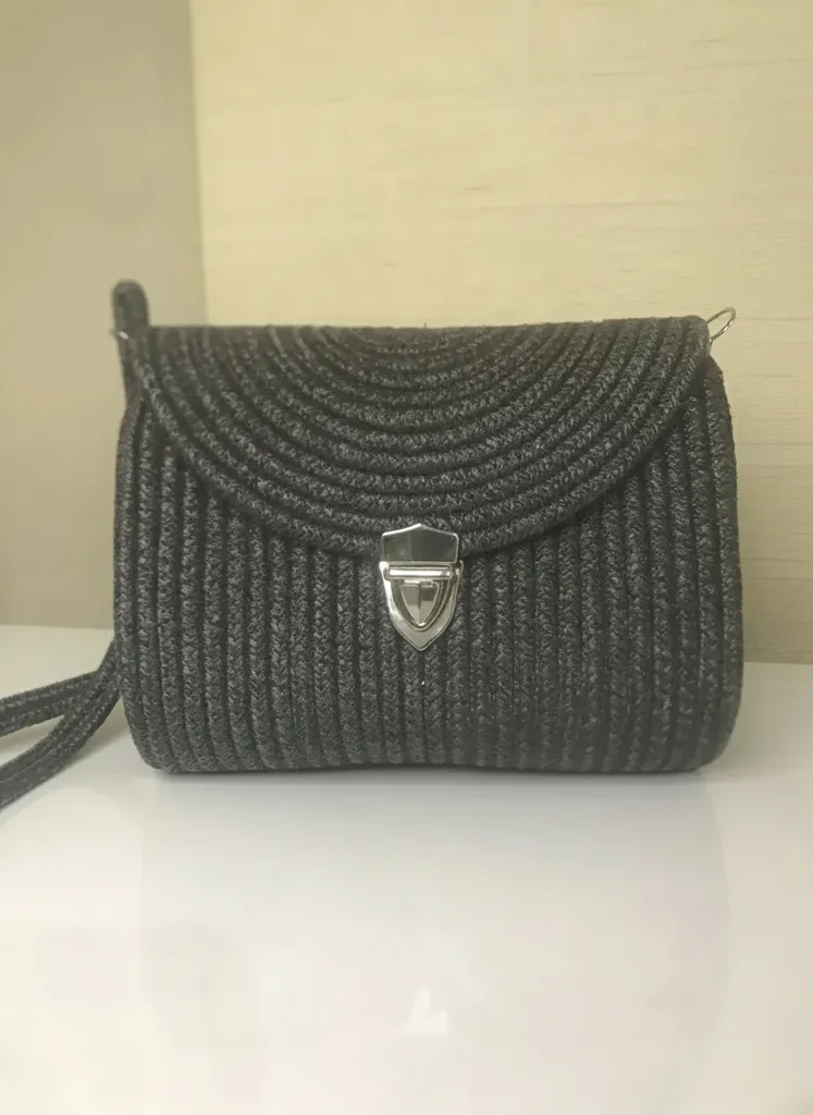 Antrasit Renkli Örgü Omuz Çantası - El Yapımı Şık Tasarım