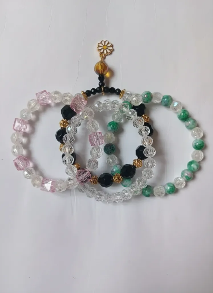 Çoklu Boncuklu Bileklik Seti - Renkli ve Şık Tasarım (6 Adet)