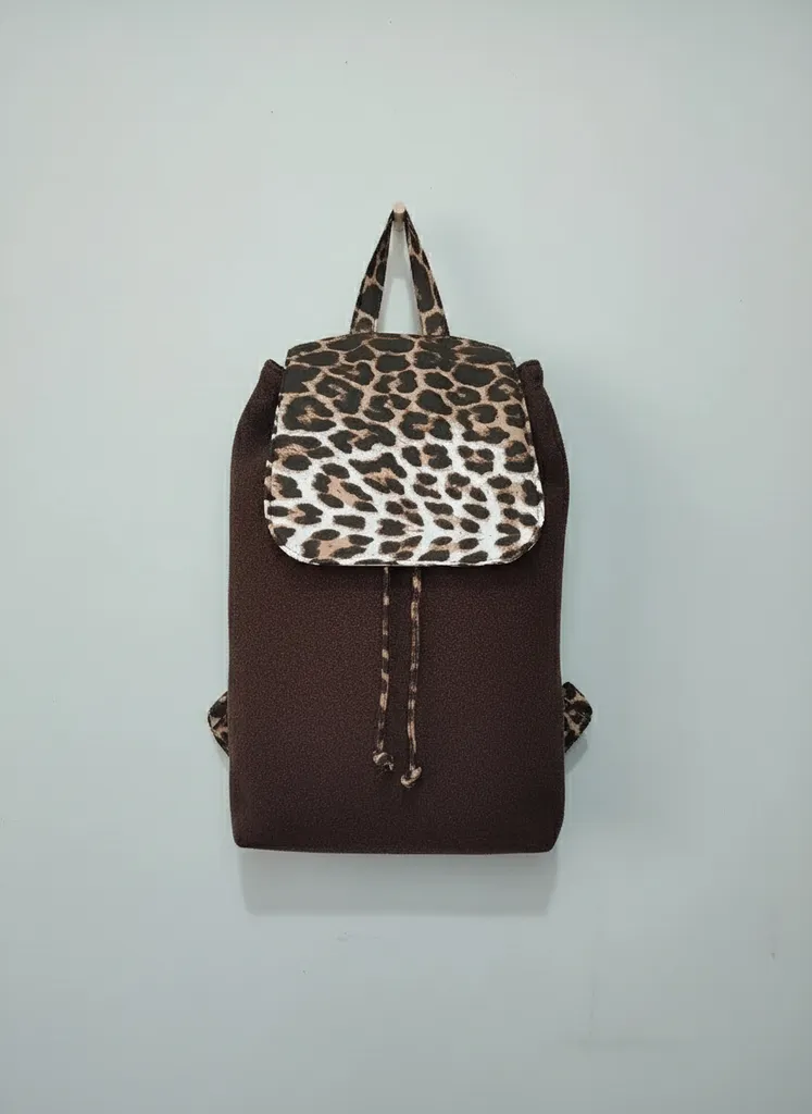 Kaşe Teddy Kumaş Leopar Desenli Büzgülü Kapaklı Sırt Çantası