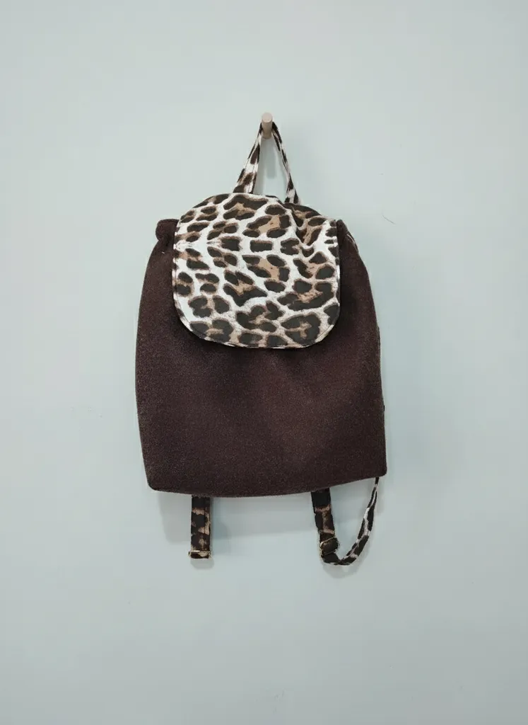 Çocuk Kaşe Teddy Kumaş Leopar Desenli Büzgülü Sırt Çantası