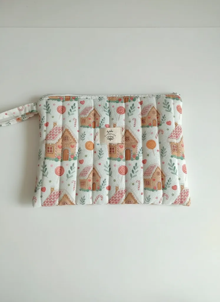 Kapitoneli Keten Kumaş Tablet/Portföy Çanta - Yeniyıl Evi Desenli