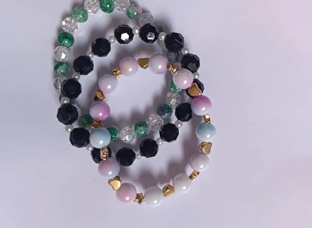 Renkli Boncuklu Bileklik Seti - 6'lı Tasarım, Şık ve Trend