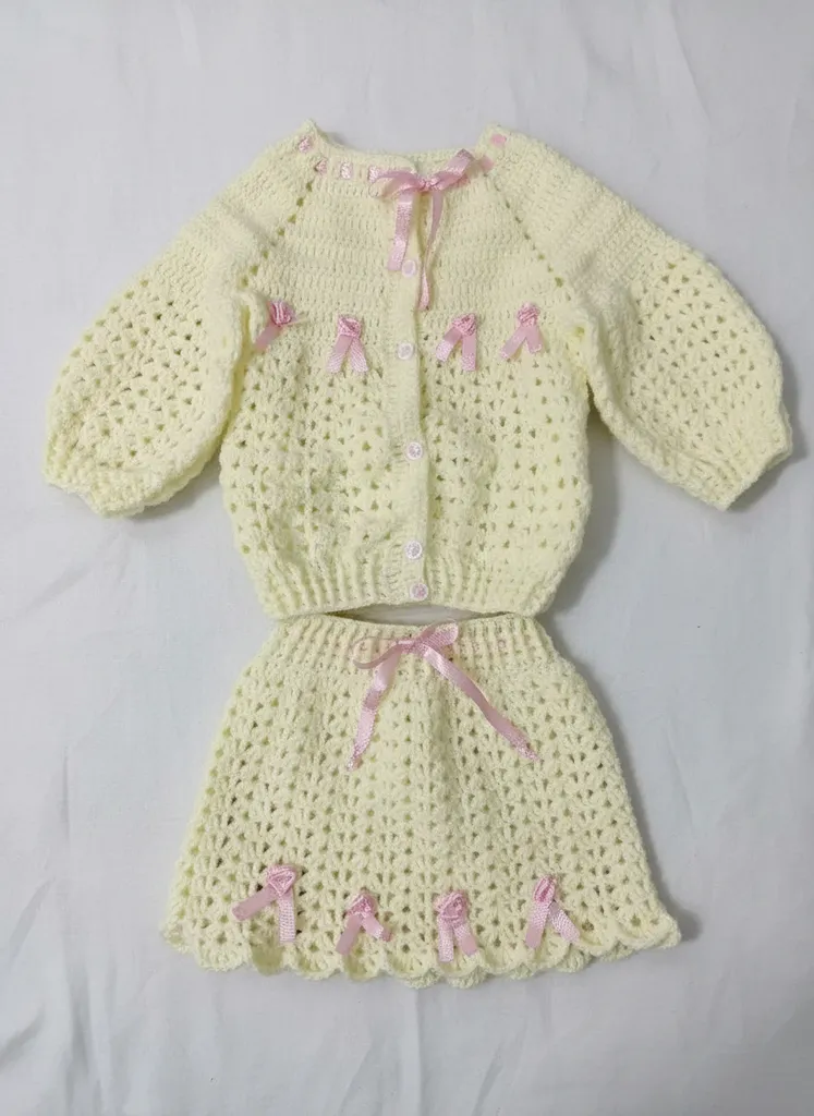 Açık Sarı Örgü Bebek Hırka Etek Takımı - Pembe Güllü El Emeği