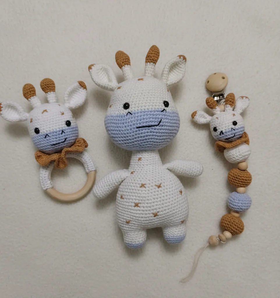 Zürafa Amigurumi Bebek Oyuncak Seti - Diş Kaşıyıcı ve Emzik Askısı