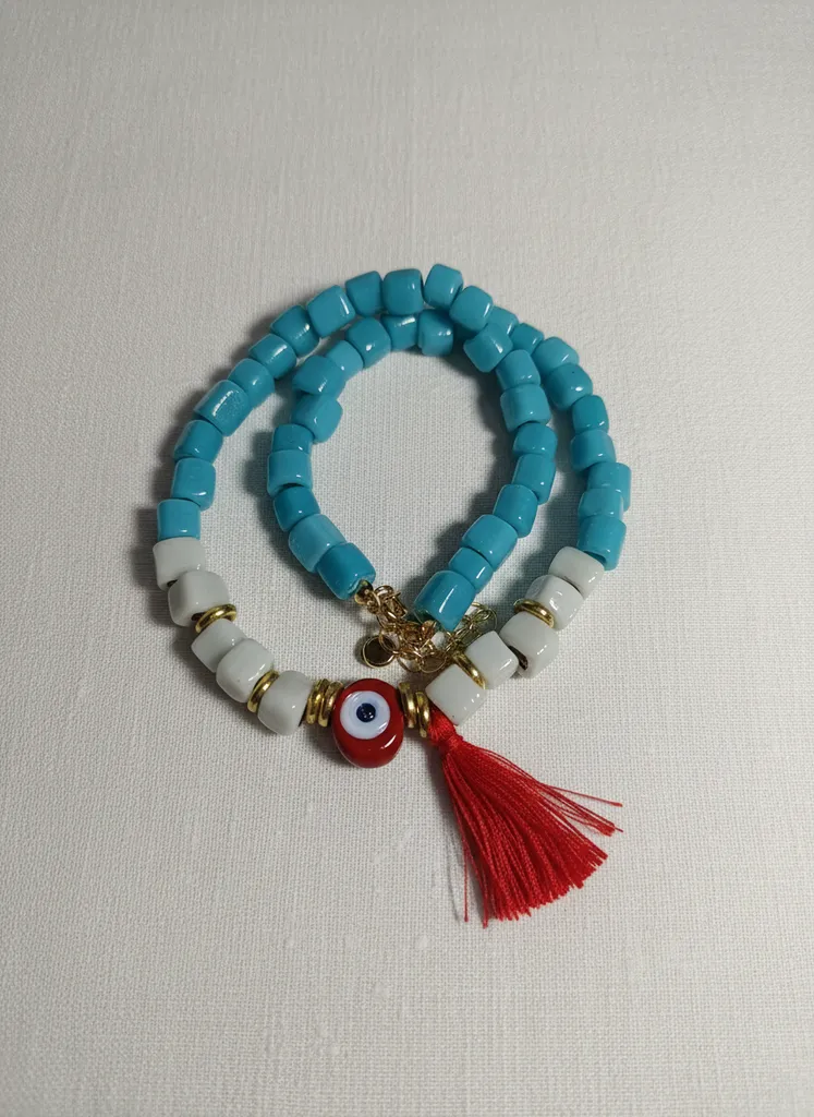 Mavi Beyaz Boncuklu Kırmızı Püsküllü Nazar Kolye Ucu