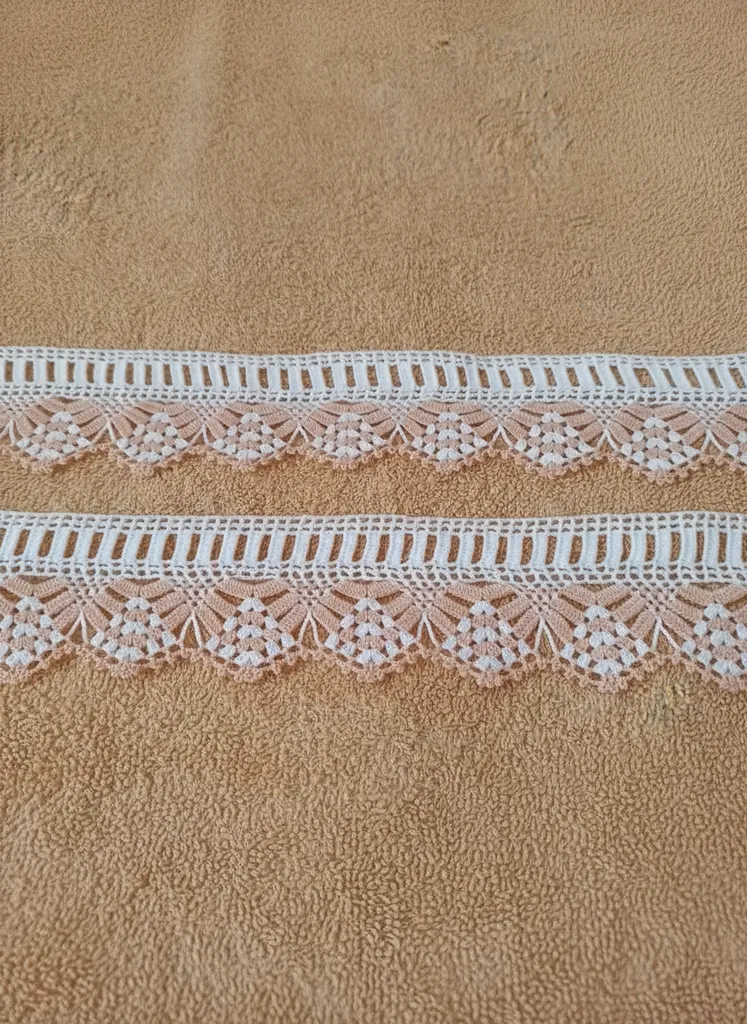 El Emeği Krem Rengi Desenli Dantel Havlu Kenarı Çift Parça