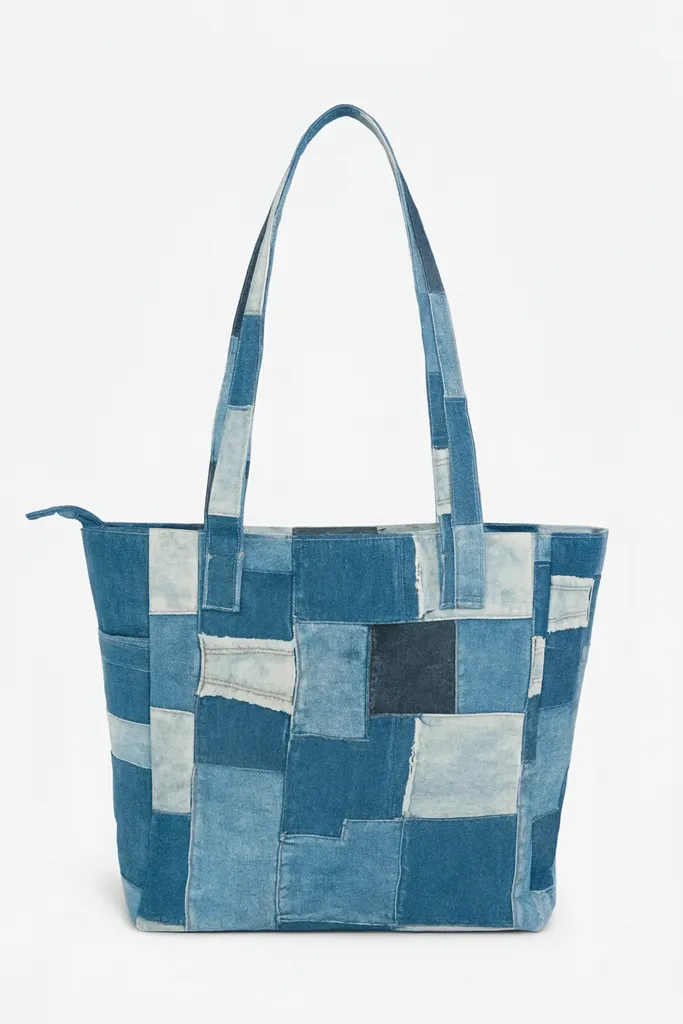 El Emeği Özel Dikim Kot Kol Çantası – 30x35 cm Mavi Desenli Tasarım