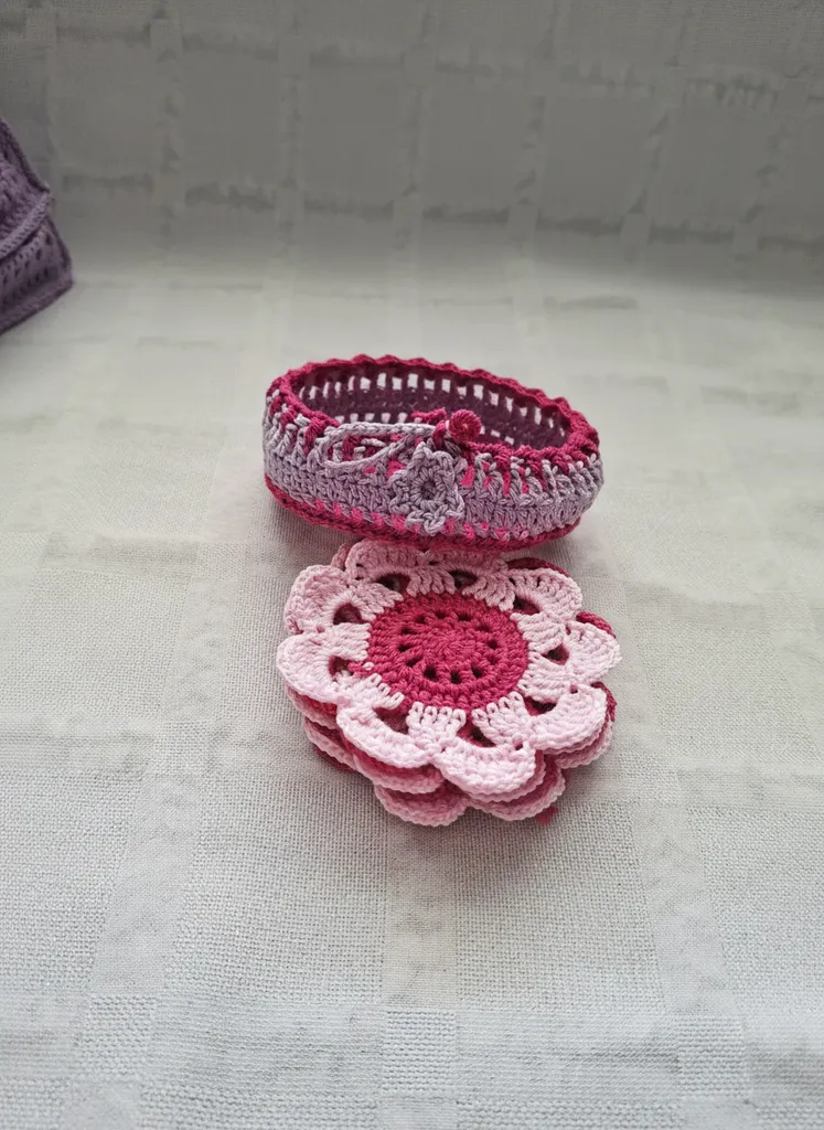 Colorful Handmade Knitted Tea Coaster – Decorative and Functional
