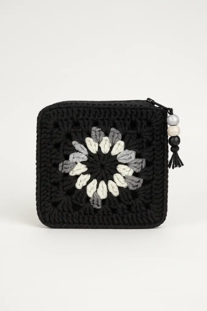 Siyah Astarlı Şık Cüzdan - Gri Beyaz Çiçek Desenli