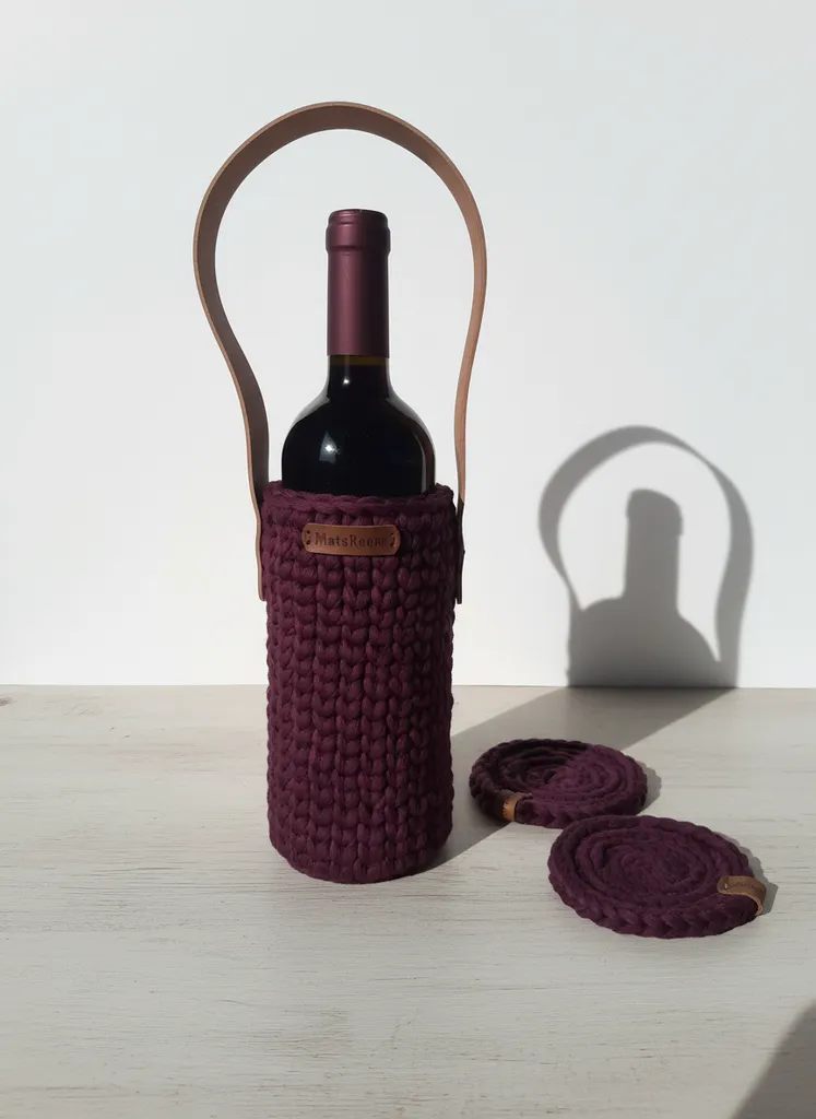 El Yapımı Deri Saplı Şişelik ve Bardak Altlığı Seti | Mürdüm Renk Özel Tasarım