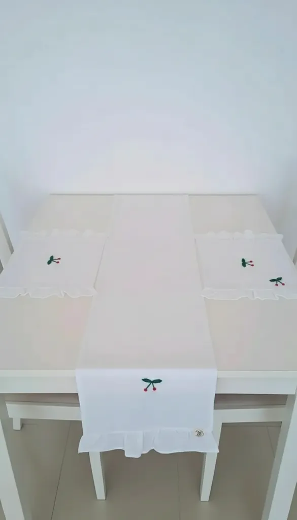 RUNNER, SUPLA, AMERİKAN SERVİS Kiraz Desenli
