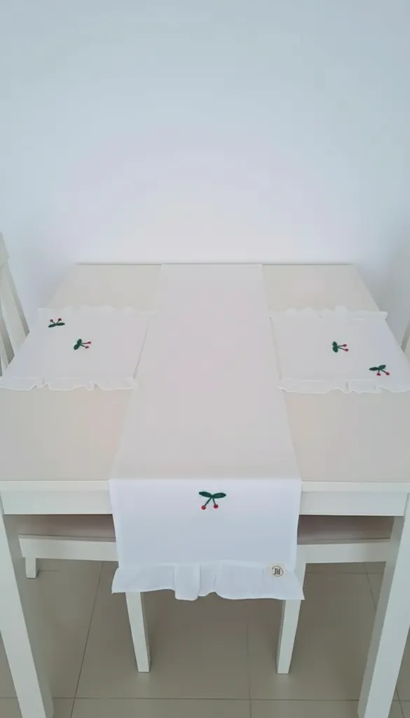 El Yapımı Kiraz Desenli Punch İşlemeli Keten Amerikan Servis Takımı