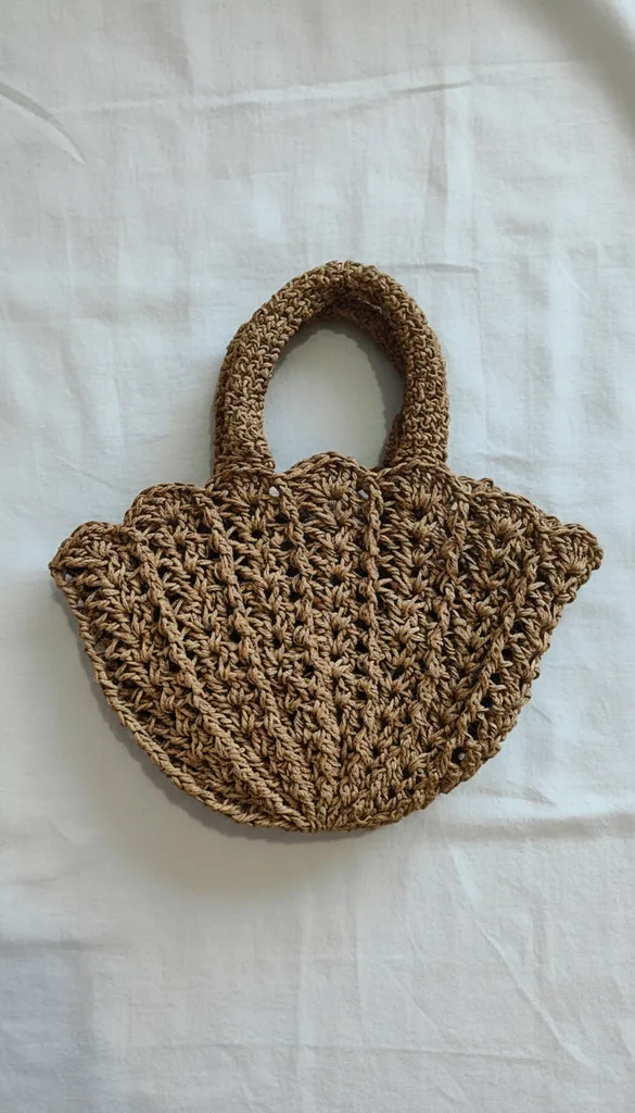 El Yapımı Kahverengi Midye Formlu Örgü Plaj Çantası - Deniz Kabuğu Tasarımlı
