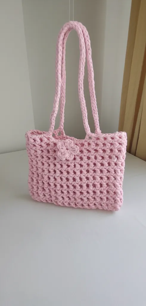 Pembe Penye İpten El Örgüsü File Çanta - Çiçek Detaylı, Astarlı ve Şık Tasarım
