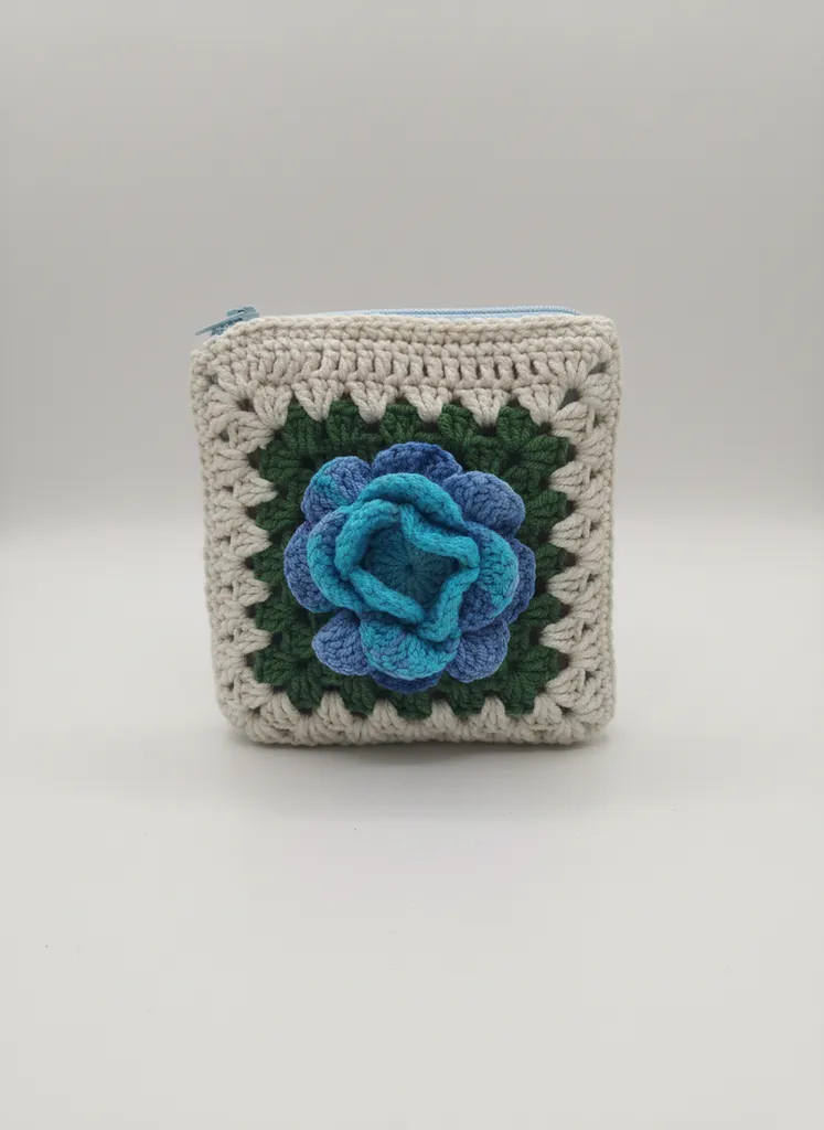 3D Çiçek Detaylı Kare Cüzdan - Krem, Mavi, Yeşil