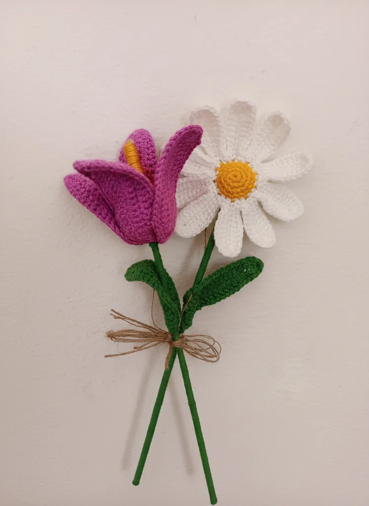 El Örgüsü Zambak ve Papatya Çiçek Buketi - Amigurumi Dekoratif Çiçekler