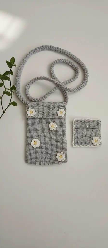 El Örgüsü Gri Telefon Çantası ve Kulaklık Çantası Seti Papatya Desenli