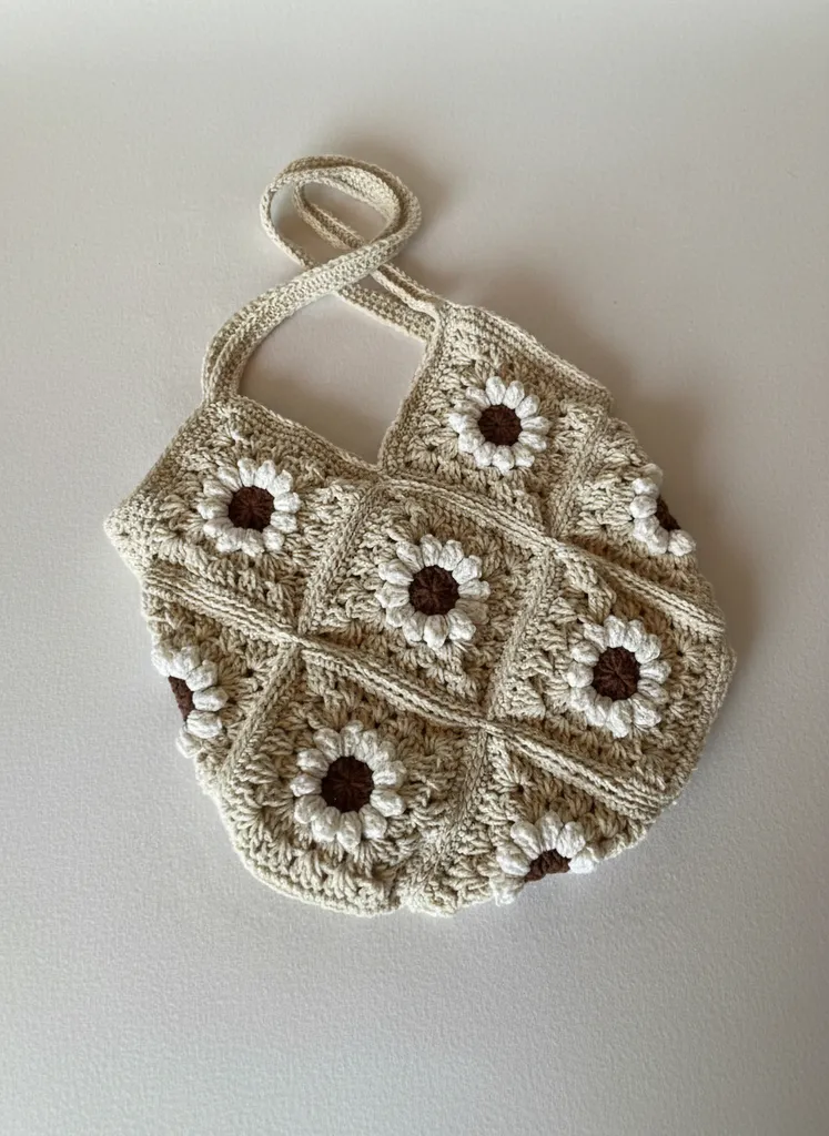 Krem Rengi Papatya Motifli Coton İp Örgü Omuz Çantası