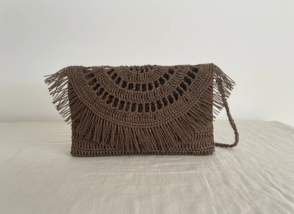 Kahverengi Kağıt İpten El Yapımı Makrome Detaylı Burslu Klaç Çanta