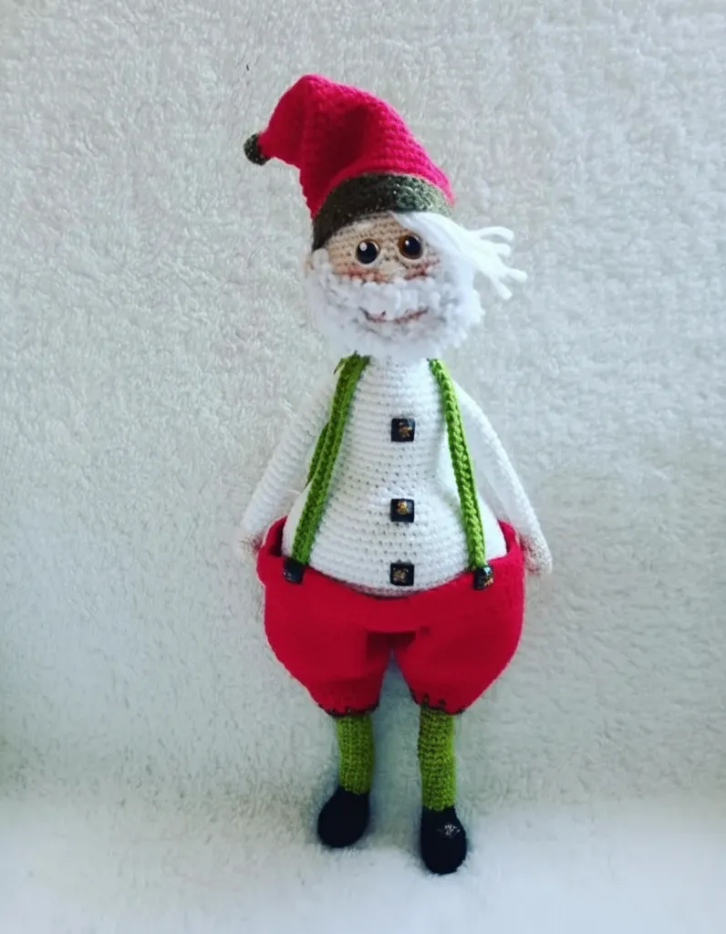 Amigurumi Noel Baba Bebek - Organik İpten Hediyelik Oyuncak