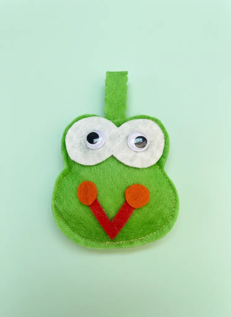 Sevimli Yeşil Kurbağa Figürlü Keçe Anahtarlık Çanta Süsü