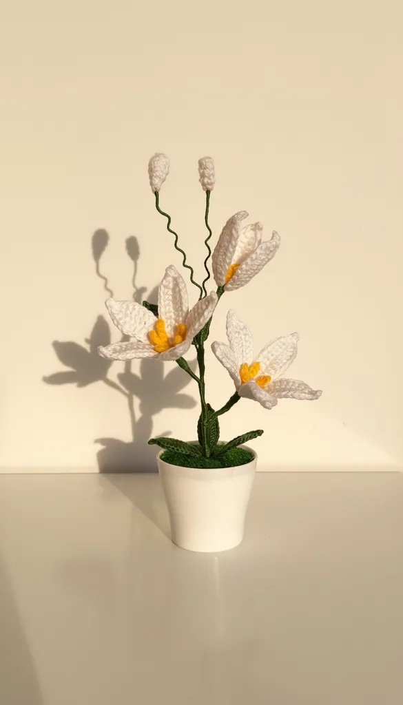 White Potted Crochet Lily Flower Decorative Home Gift