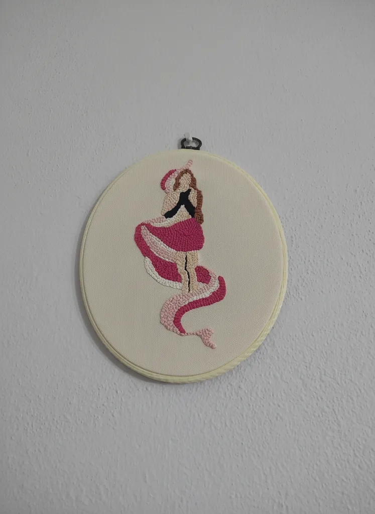 Pembe Tonlarında Deniz Kızı Tasarımlı Punch Nakışı Duvar Tablosu