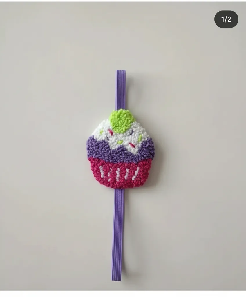 Cupcake Tasarımlı Punch Nakışı Kitap Ayracı - Mor Elastik Şeritli