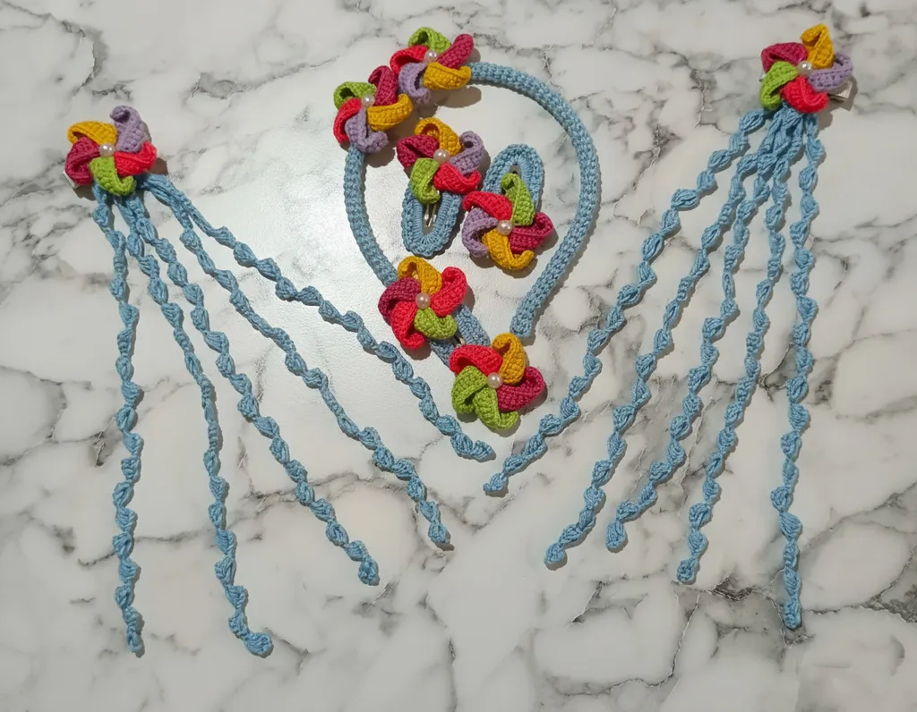 Örgü Toka Seti - Çok Renkli Çiçek Desenli Saç Aksesuarı