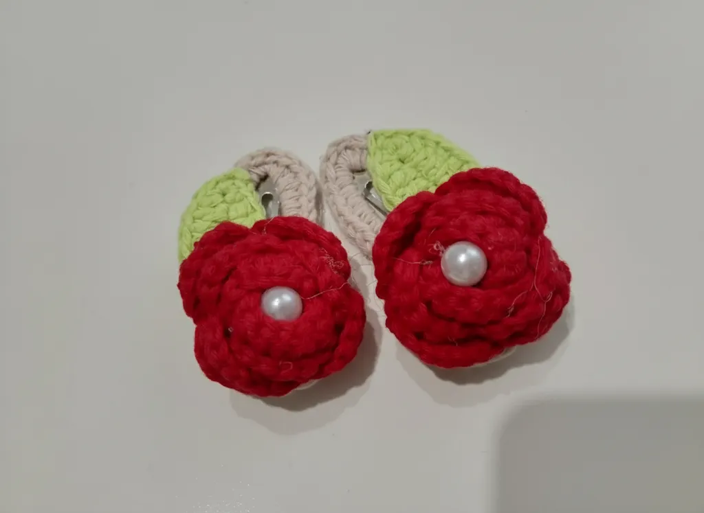 Red Rose Patterned Knitted Hair Clips - Pearl Detailed Handmade
