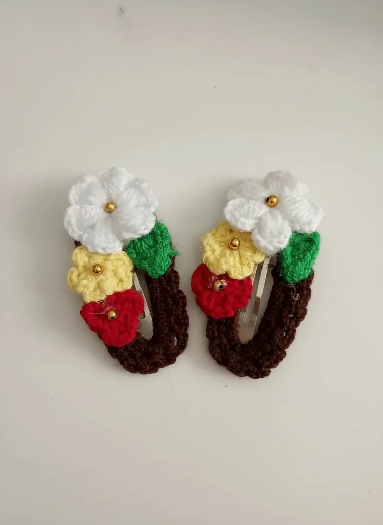 Knitted Flower Patterned Metal Clasp Hair Clip - Colorful Handmade